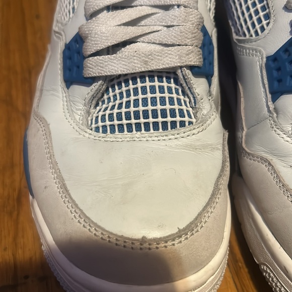 Jordan 4 retro "Military Blue" 2024
mens size 8 - Picture 6 of 6